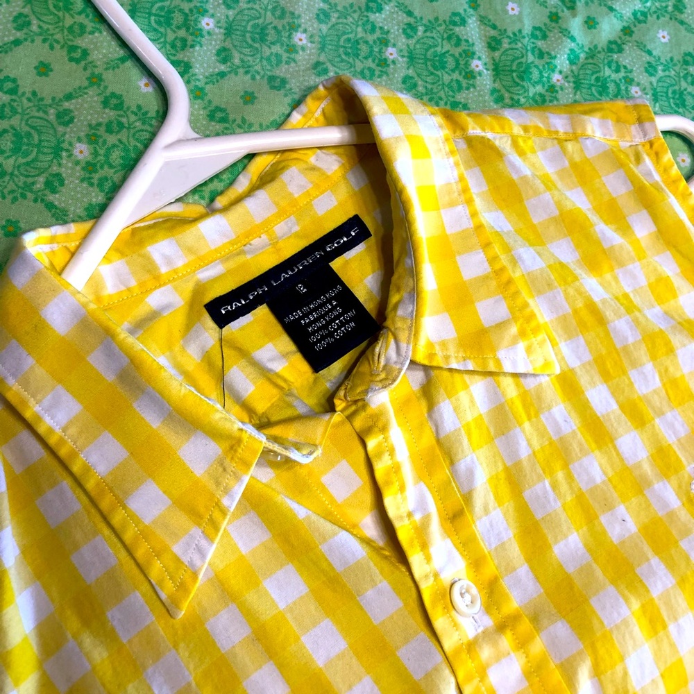 Sleeveless gingham button up shirt